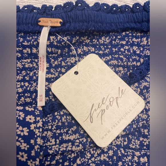 NWT Free People Women's Brittnee Printed Top in Blue Combo Ditzy floral Size M - Picture 6 of 11
